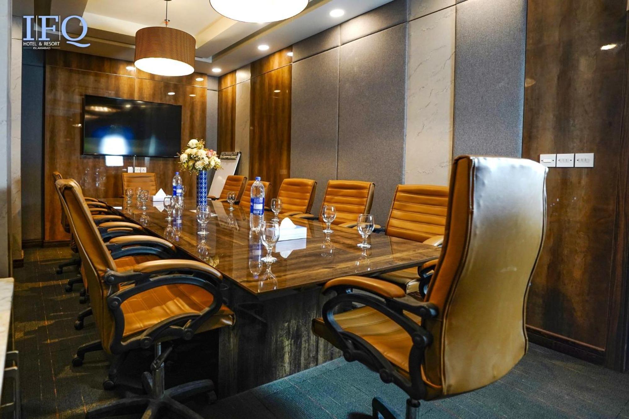 Ifq Hotel & Resort Исламабад Екстериор снимка