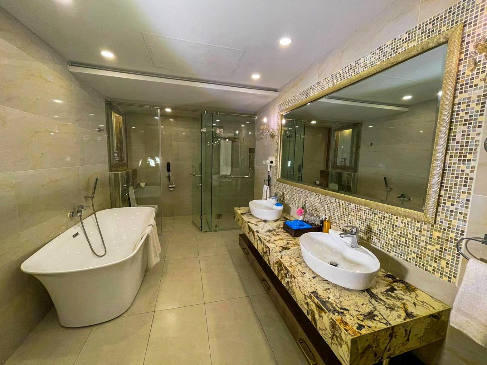 Ifq Hotel & Resort Исламабад Екстериор снимка