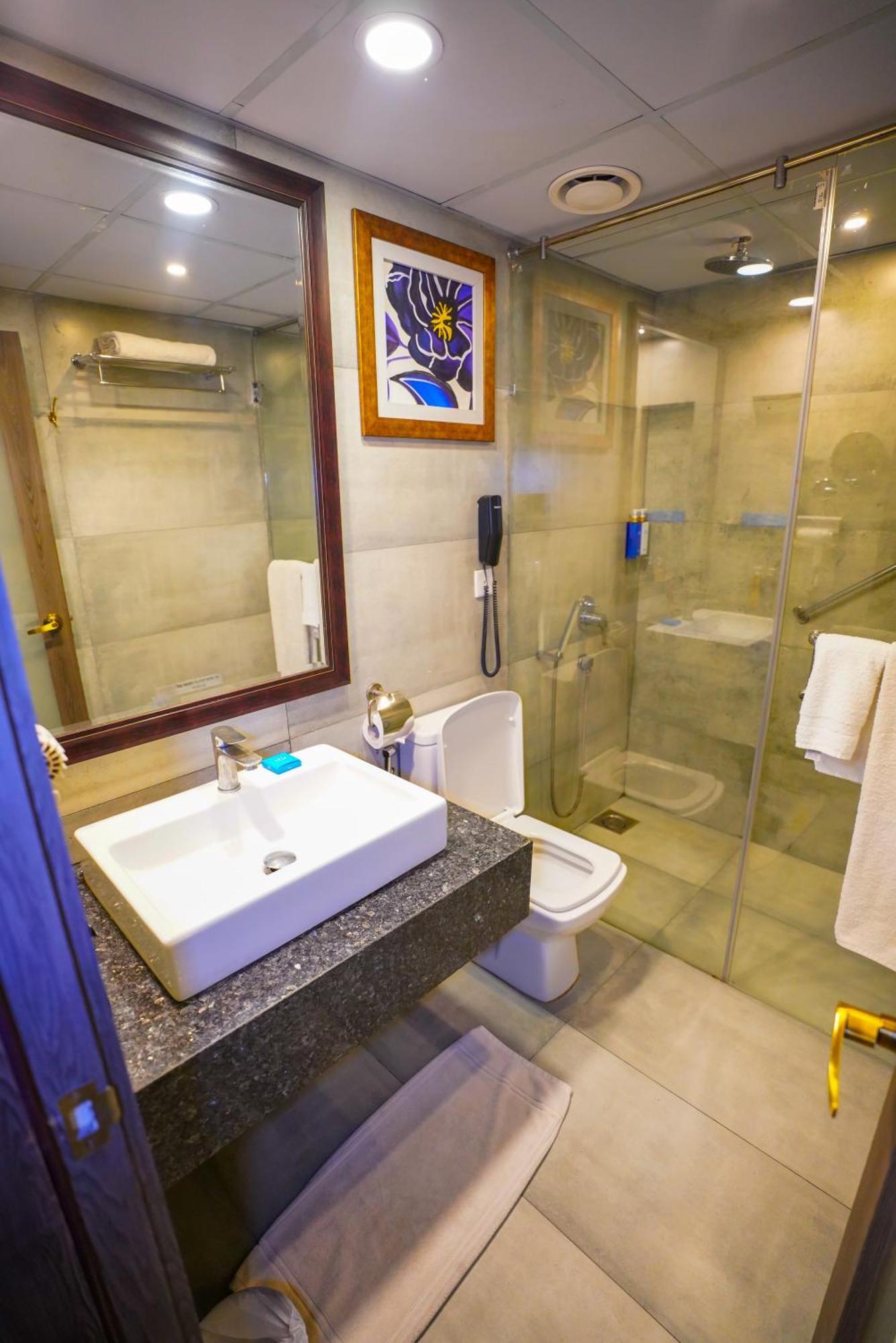 Ifq Hotel & Resort Исламабад Екстериор снимка